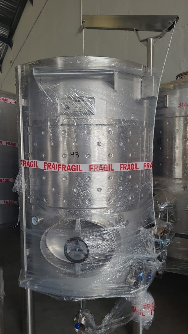 Depósito siempre lleno 1.000 L con camisa para vino