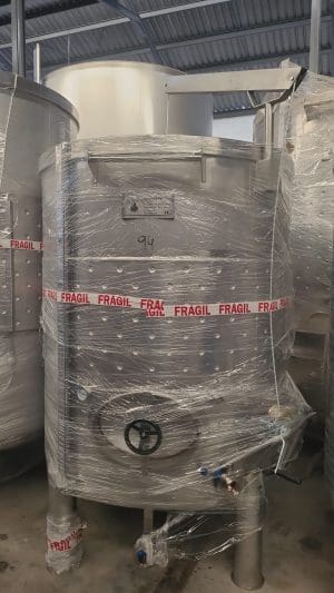 Depósito siempre lleno 2.000 L con camisa para vino
