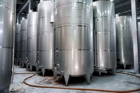 Imagen relacionada a depósitos de acero inoxidable.