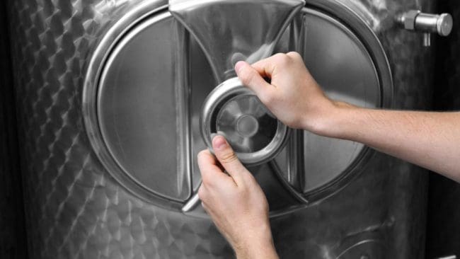 ¿Como-prolongar-la-vida-util-de-los-depositos-de-acero-inoxidable-para-aceite-1024×576